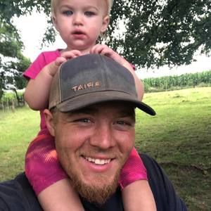 Meet your Posher, Dakota